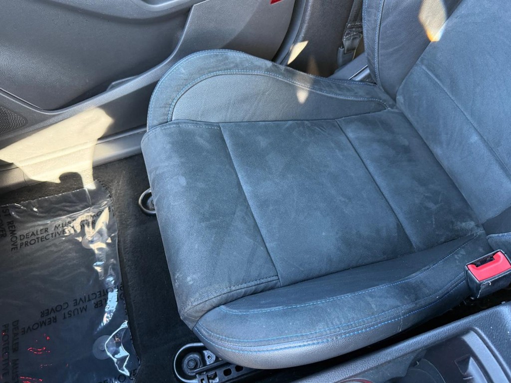 Ford Focus Vehicle Full-screen Gallery Image 21