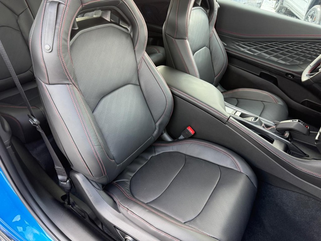 Dodge Charger Vehicle Full-screen Gallery Image 06