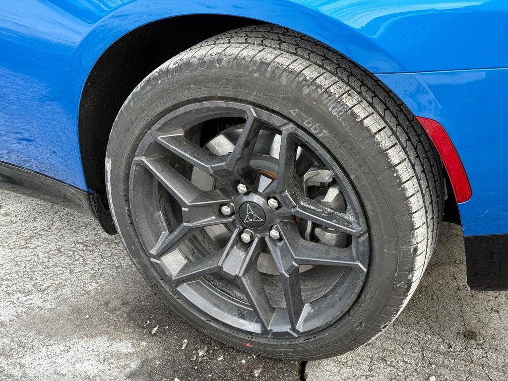 Dodge Charger Vehicle Full-screen Gallery Image 10