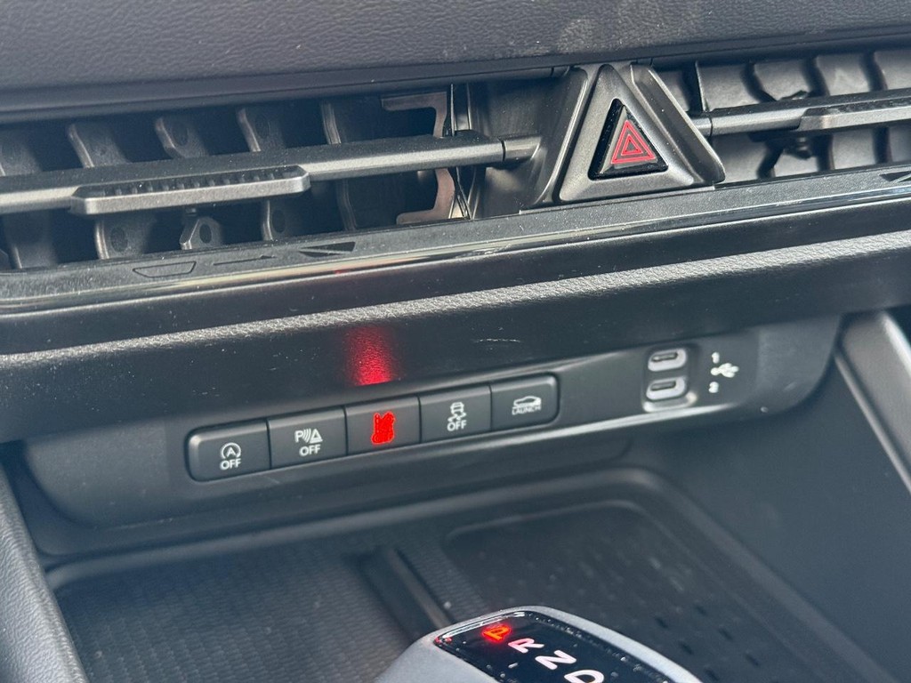 Dodge Charger Vehicle Full-screen Gallery Image 18