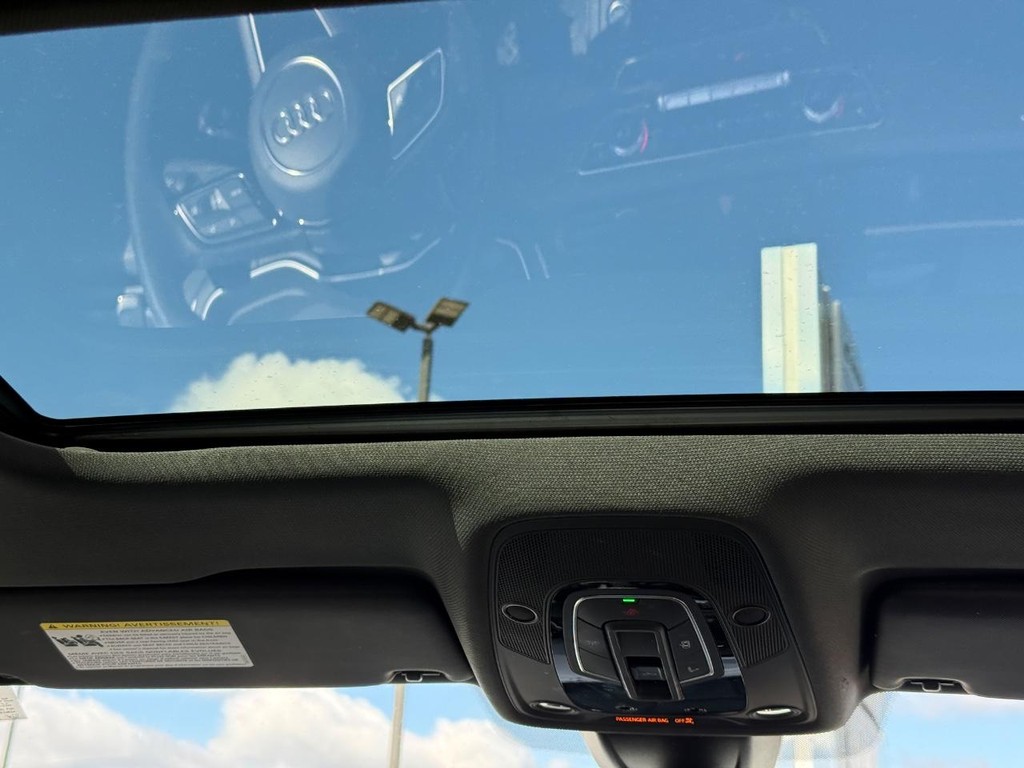 Audi A4 Sedan Vehicle Full-screen Gallery Image 13