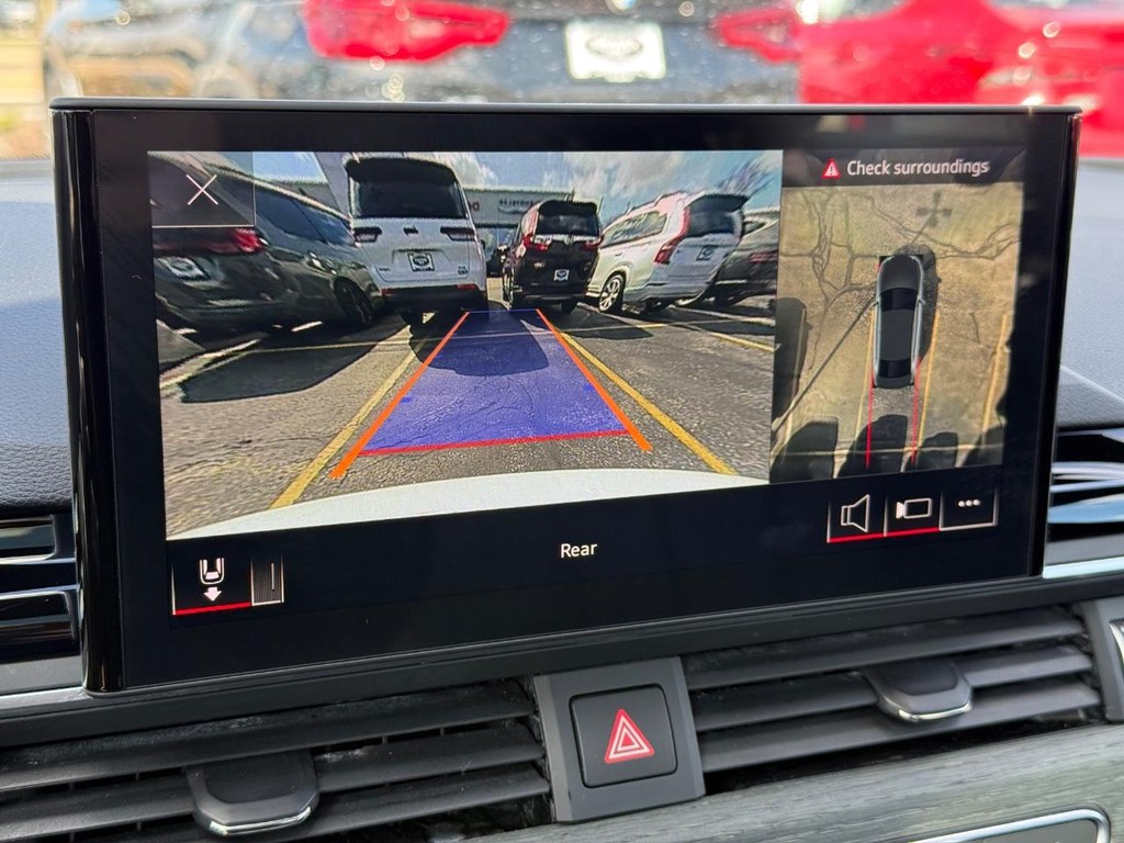 Audi A4 Sedan Vehicle Full-screen Gallery Image 18