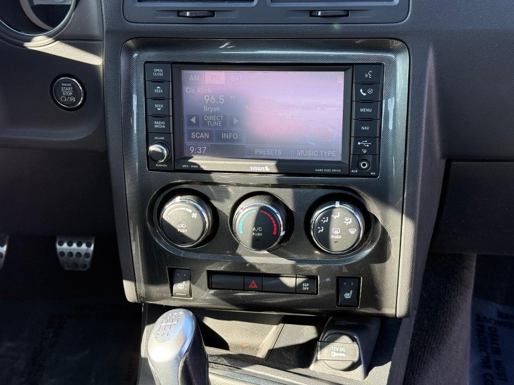 Dodge Challenger Vehicle Full-screen Gallery Image 09