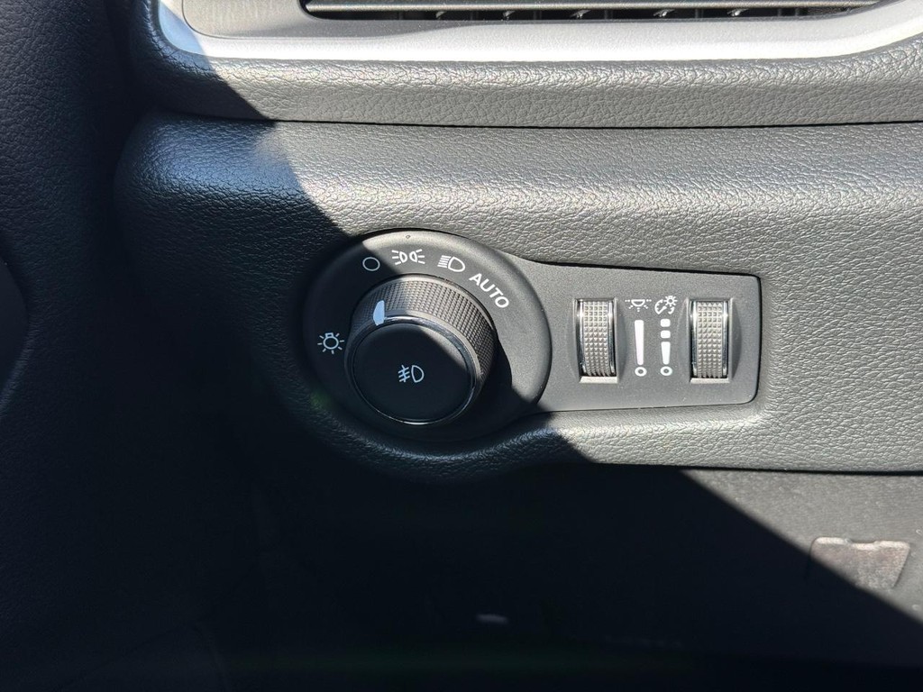 Chrysler Pacifica Vehicle Full-screen Gallery Image 20