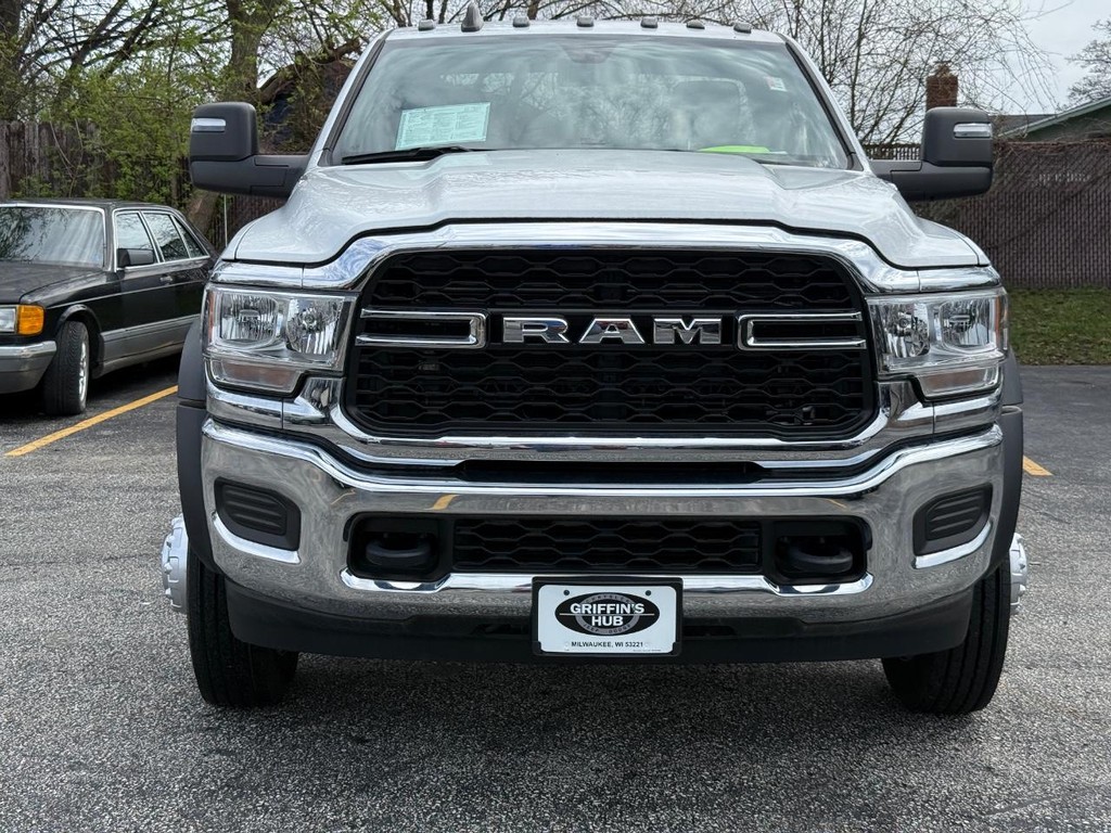 Ram 4500 Chassis Cab Vehicle Full-screen Gallery Image 02