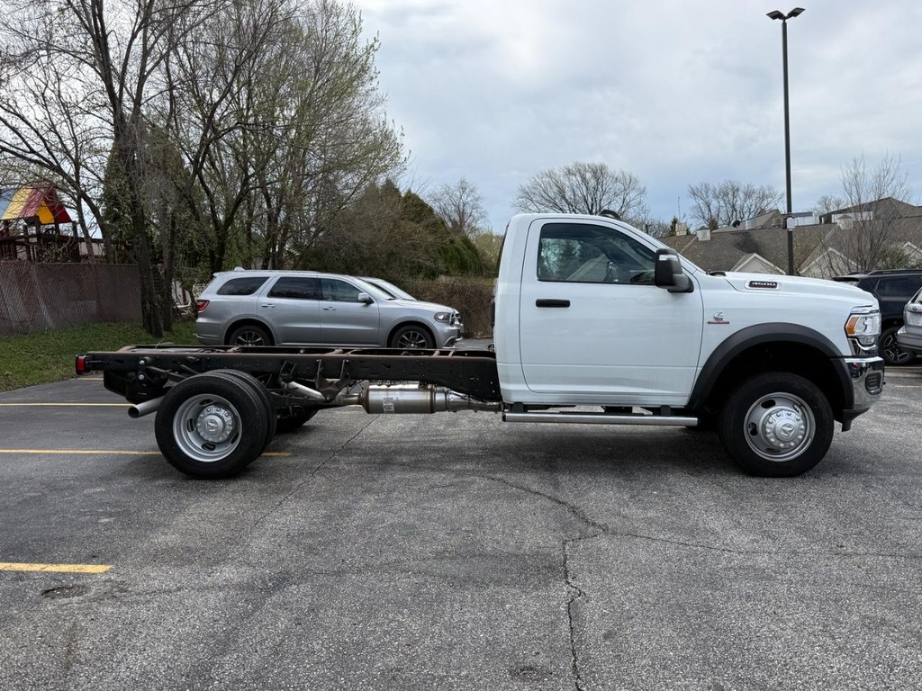 Ram 4500 Chassis Cab Vehicle Full-screen Gallery Image 04