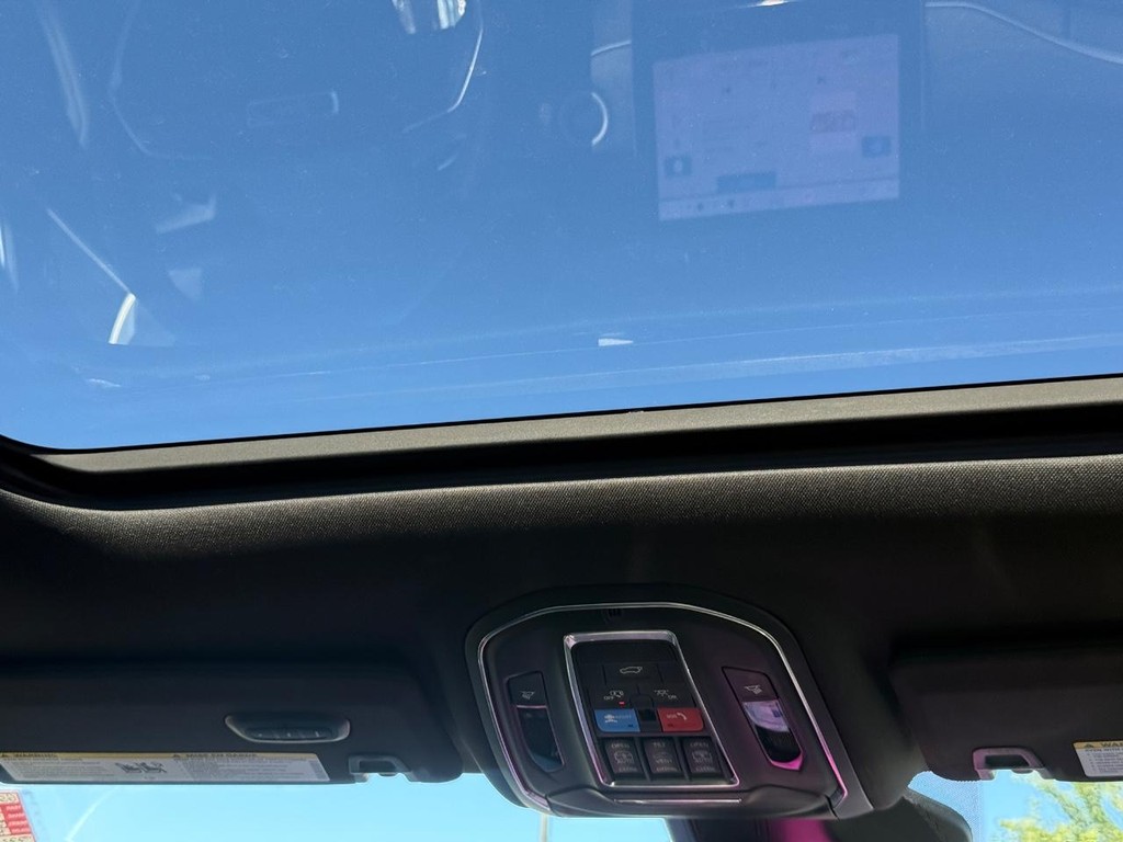 Jeep Grand Cherokee L Vehicle Full-screen Gallery Image 14