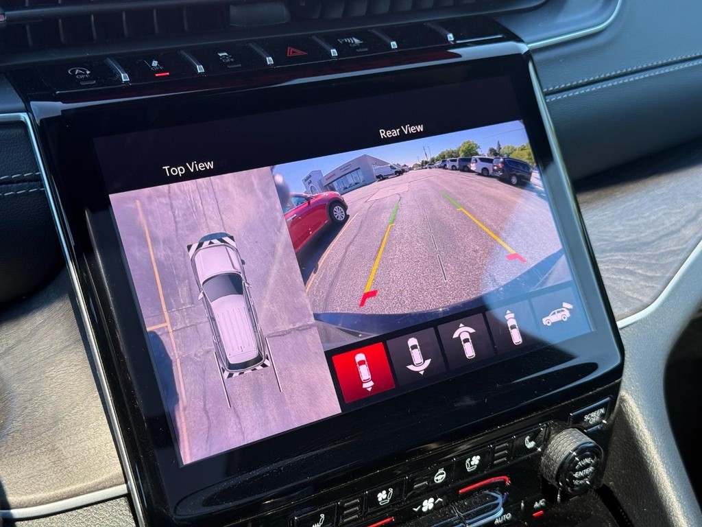 Jeep Grand Cherokee L Vehicle Full-screen Gallery Image 19