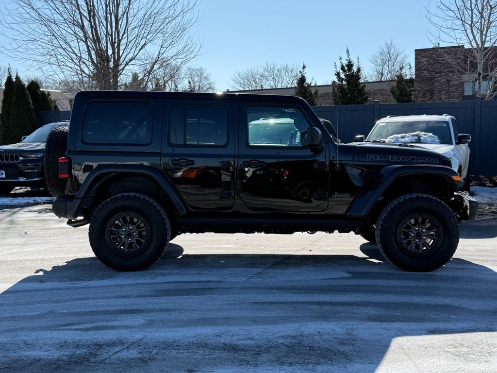 Jeep Wrangler Vehicle Full-screen Gallery Image 02
