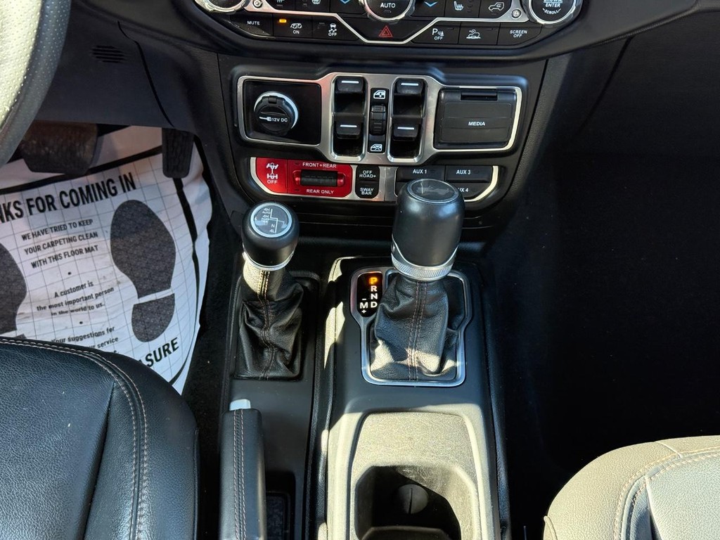 Jeep Wrangler Vehicle Full-screen Gallery Image 10