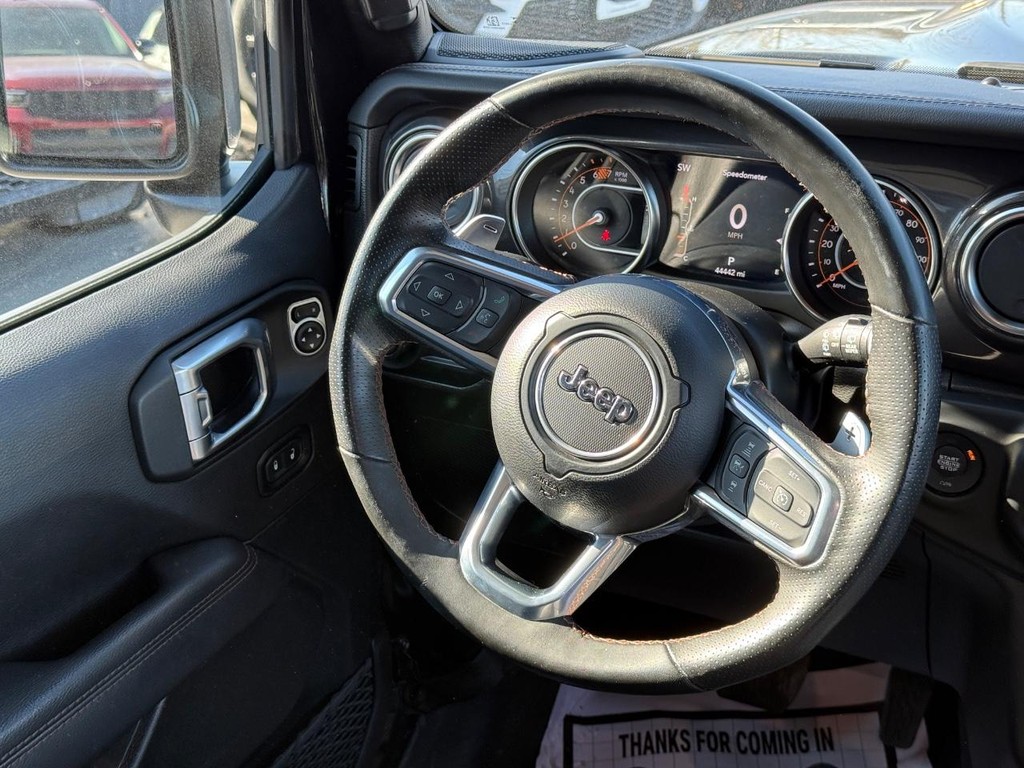 Jeep Wrangler Vehicle Full-screen Gallery Image 11