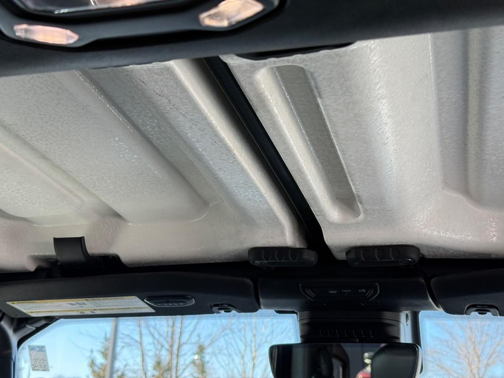 Jeep Wrangler Vehicle Full-screen Gallery Image 13