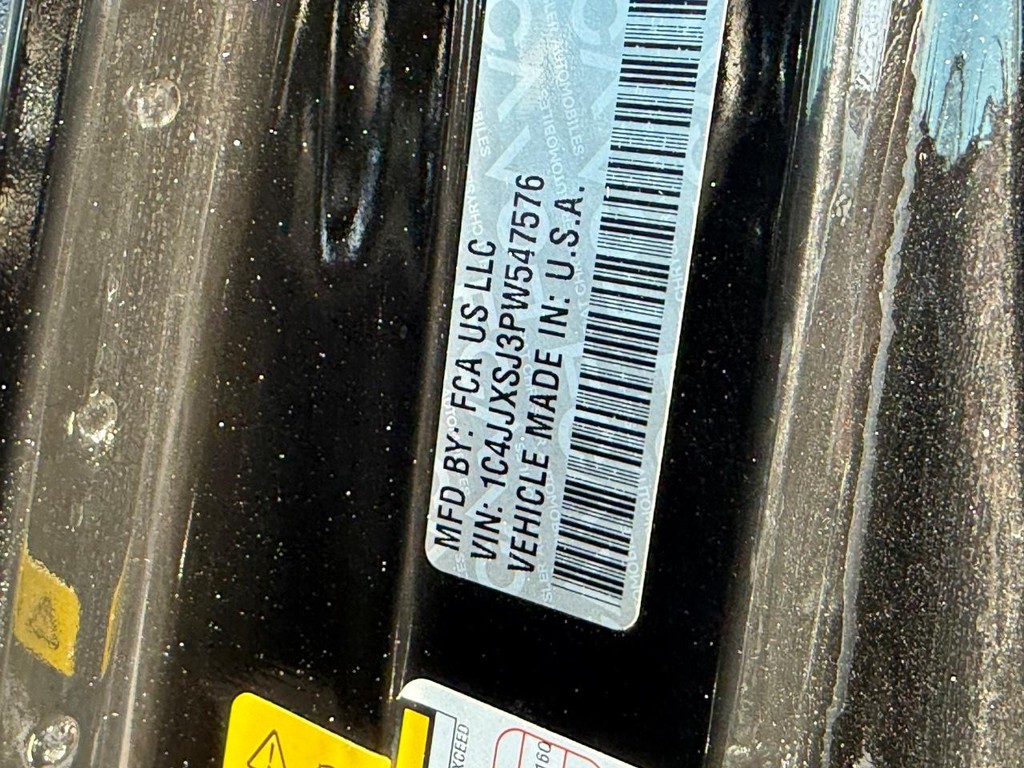 Jeep Wrangler Vehicle Full-screen Gallery Image 22