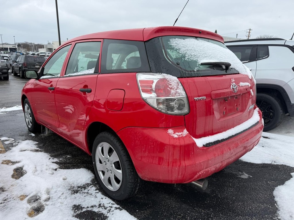 Toyota Matrix Vehicle Full-screen Gallery Image 03