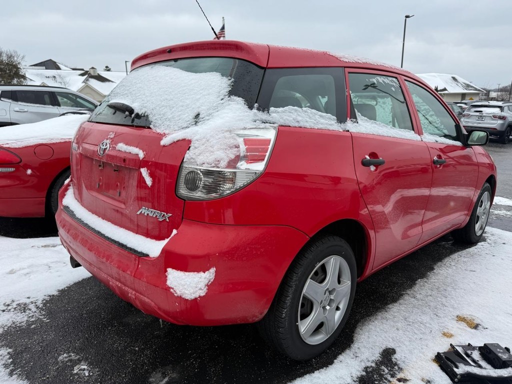 Toyota Matrix Vehicle Full-screen Gallery Image 04