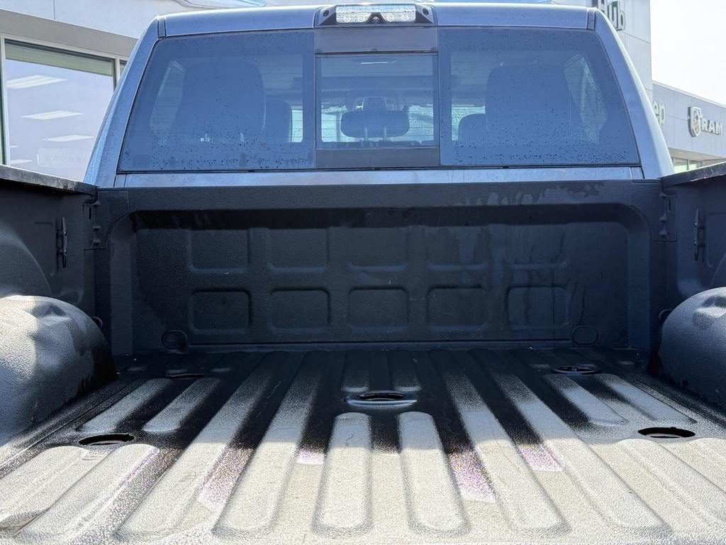 Ram 2500 Vehicle Full-screen Gallery Image 05