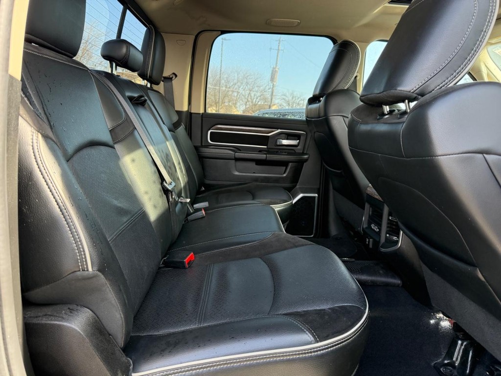 Ram 2500 Vehicle Full-screen Gallery Image 07