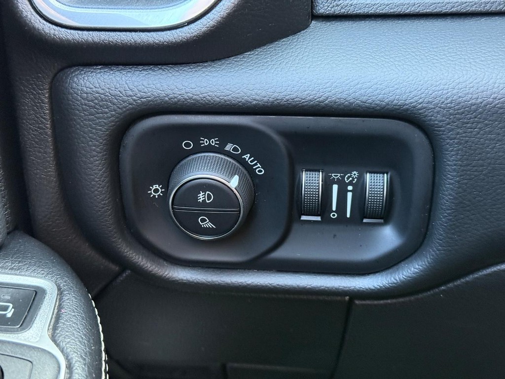 Ram 2500 Vehicle Full-screen Gallery Image 20