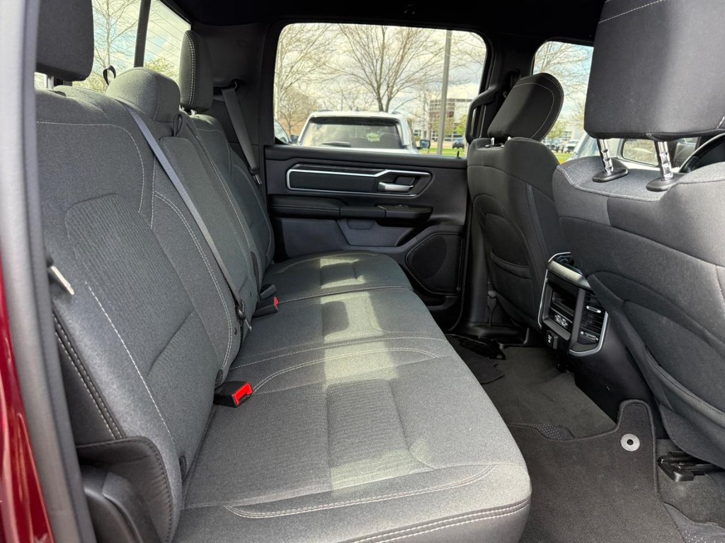 Ram 1500 Vehicle Full-screen Gallery Image 06