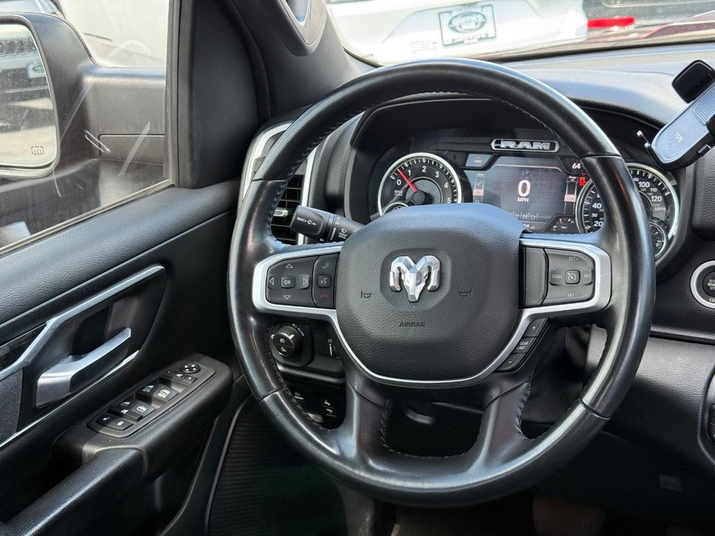 Ram 1500 Vehicle Full-screen Gallery Image 10