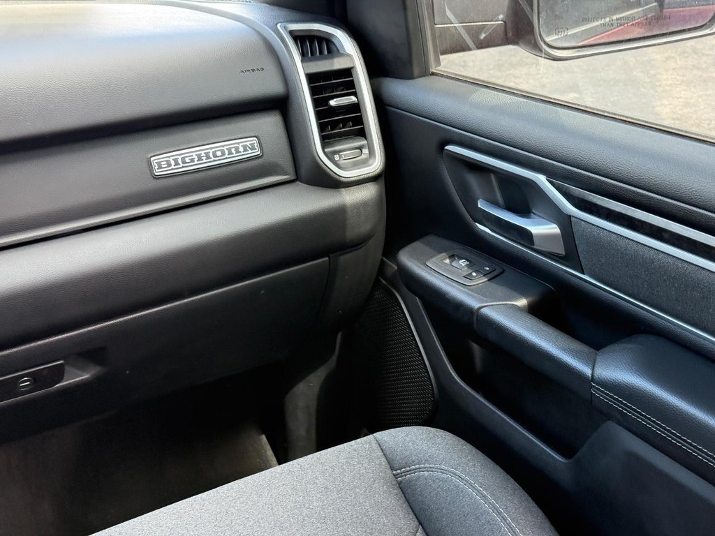 Ram 1500 Vehicle Full-screen Gallery Image 11