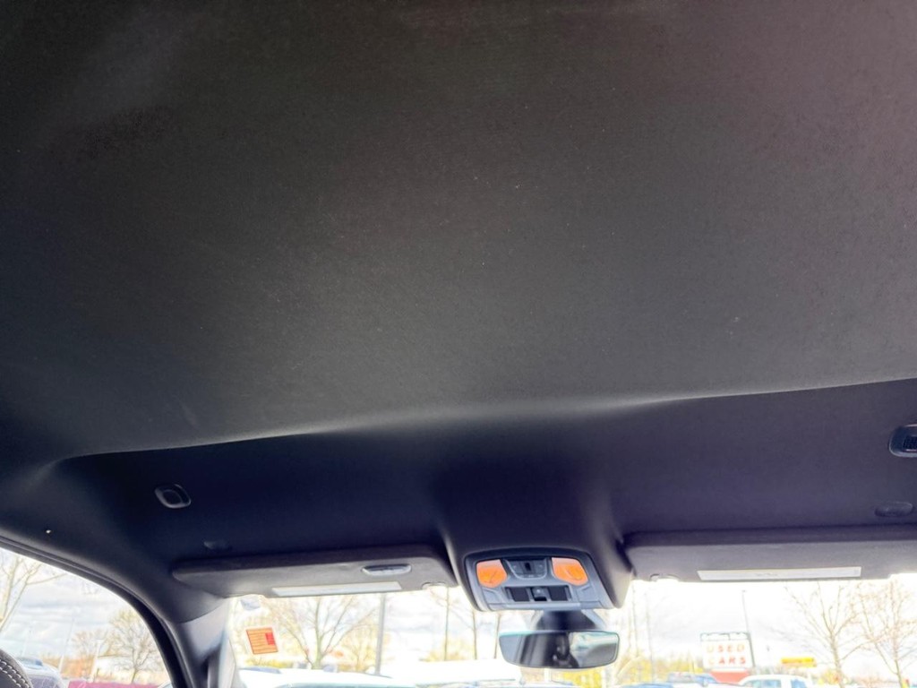 Ram 1500 Vehicle Full-screen Gallery Image 12