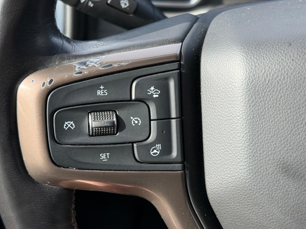 Chevrolet Silverado 1500 Vehicle Full-screen Gallery Image 15