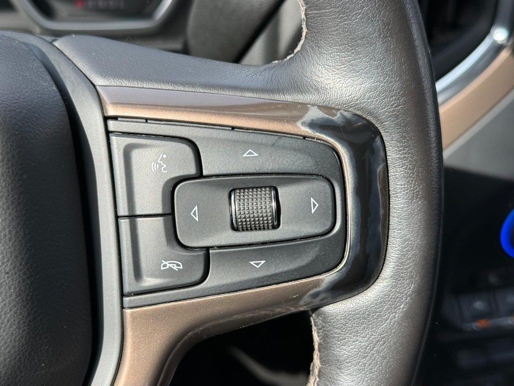 Chevrolet Silverado 1500 Vehicle Full-screen Gallery Image 16