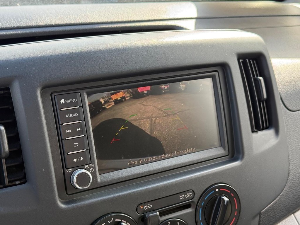 Nissan NV200 Compact Cargo Vehicle Full-screen Gallery Image 16