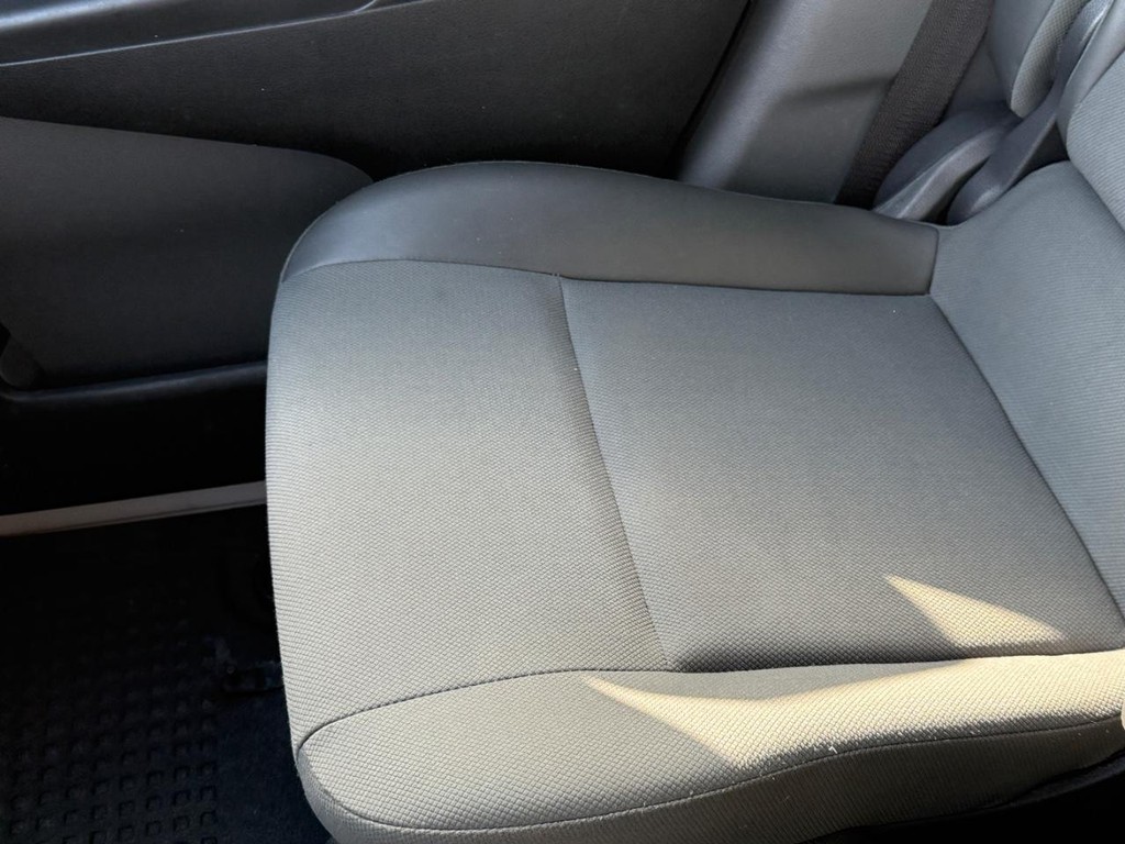 Nissan NV200 Compact Cargo Vehicle Full-screen Gallery Image 19