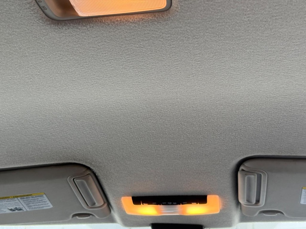 Nissan Kicks Vehicle Full-screen Gallery Image 13