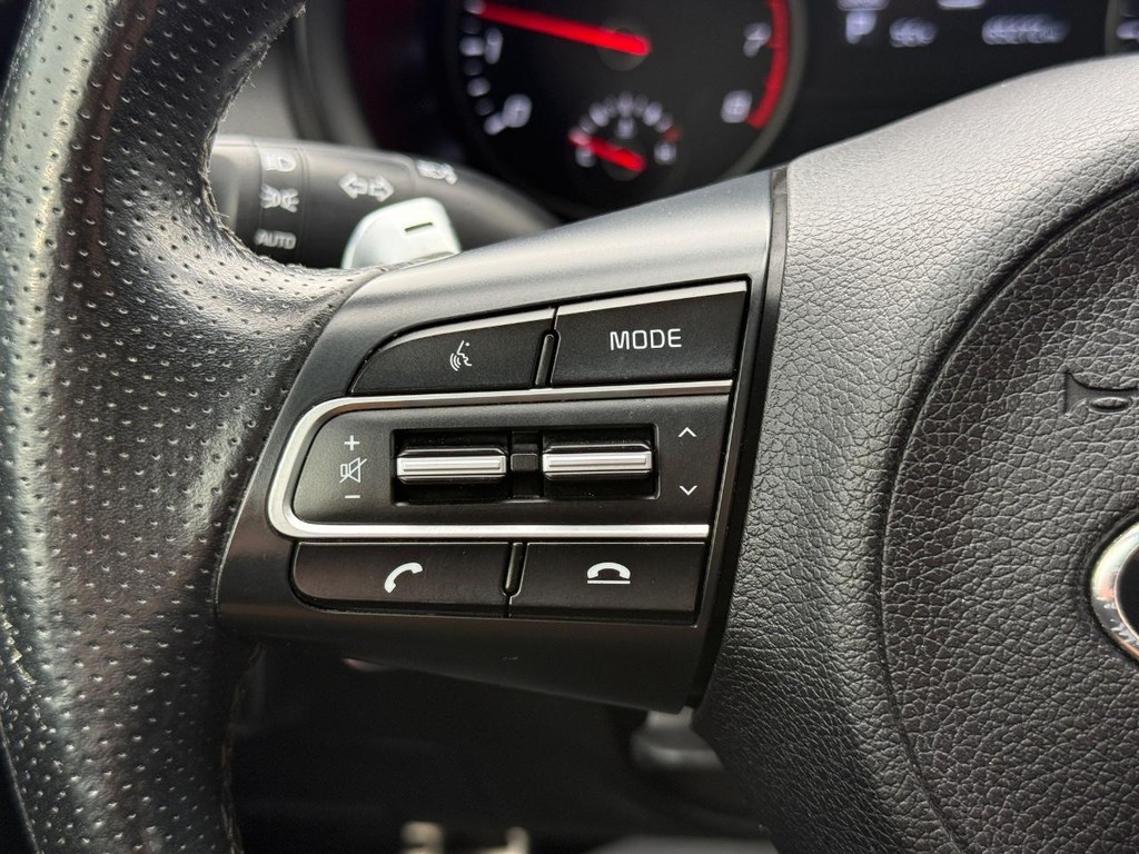 Kia Stinger Vehicle Full-screen Gallery Image 15