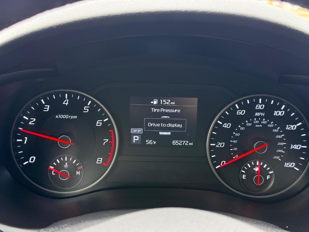 Kia Stinger Vehicle Full-screen Gallery Image 17