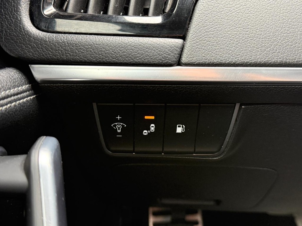 Kia Stinger Vehicle Full-screen Gallery Image 21