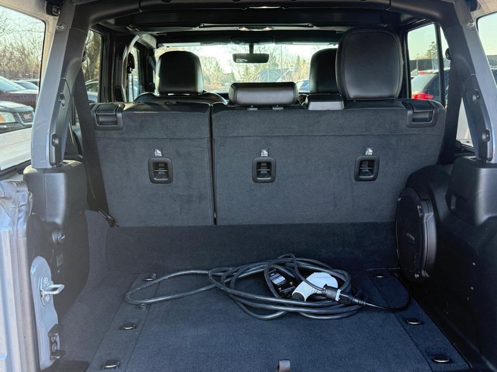 Jeep Wrangler 4xe Vehicle Full-screen Gallery Image 05