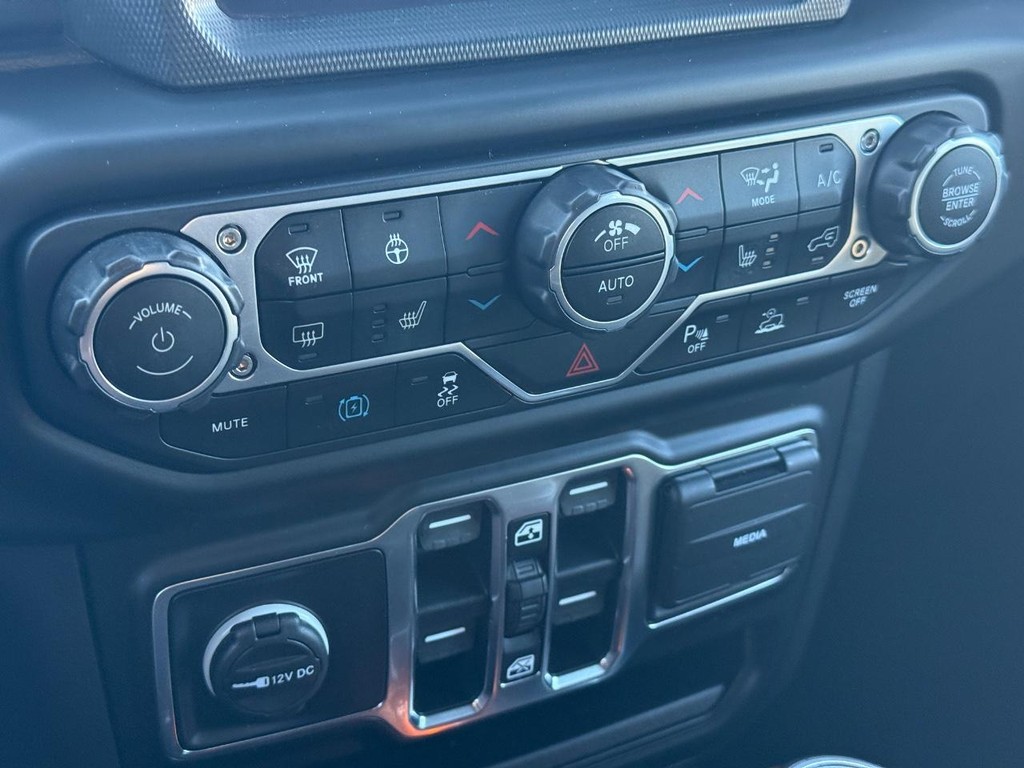 Jeep Wrangler 4xe Vehicle Full-screen Gallery Image 19