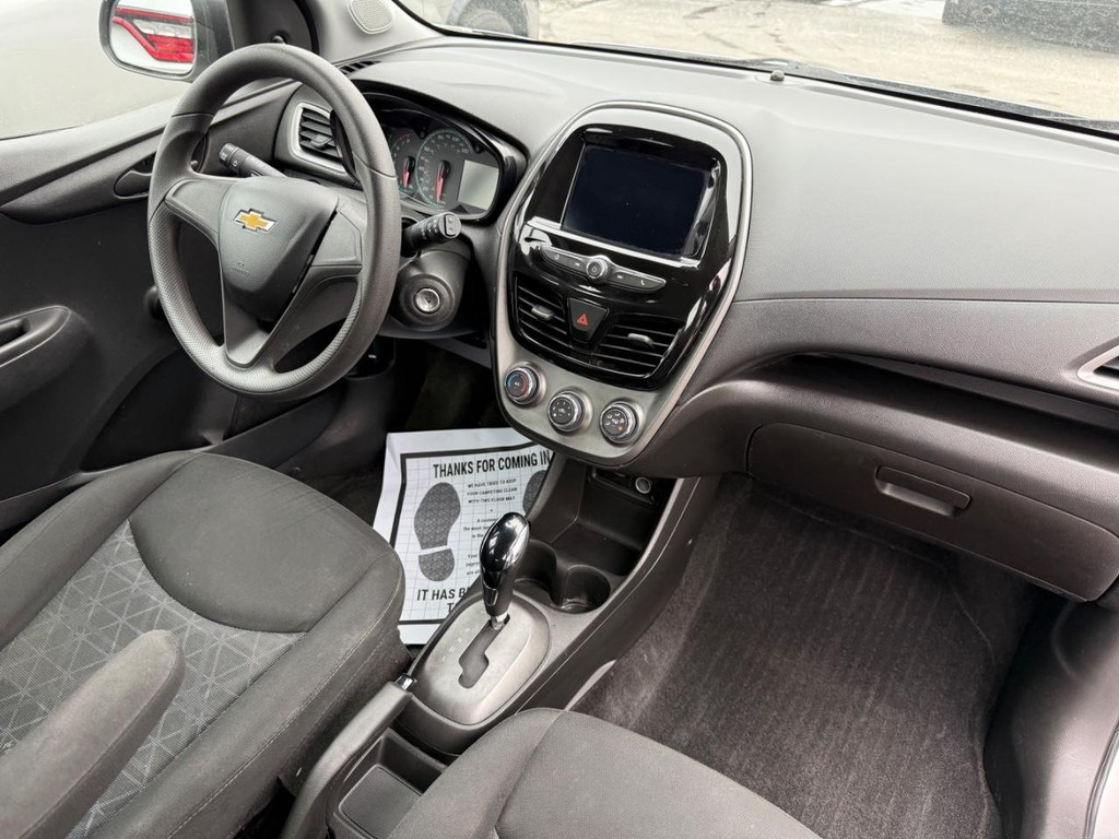 Chevrolet Spark Vehicle Full-screen Gallery Image 06