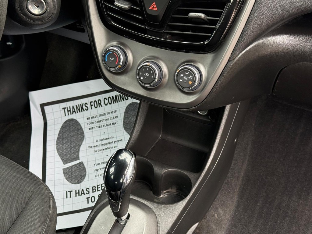 Chevrolet Spark Vehicle Full-screen Gallery Image 10