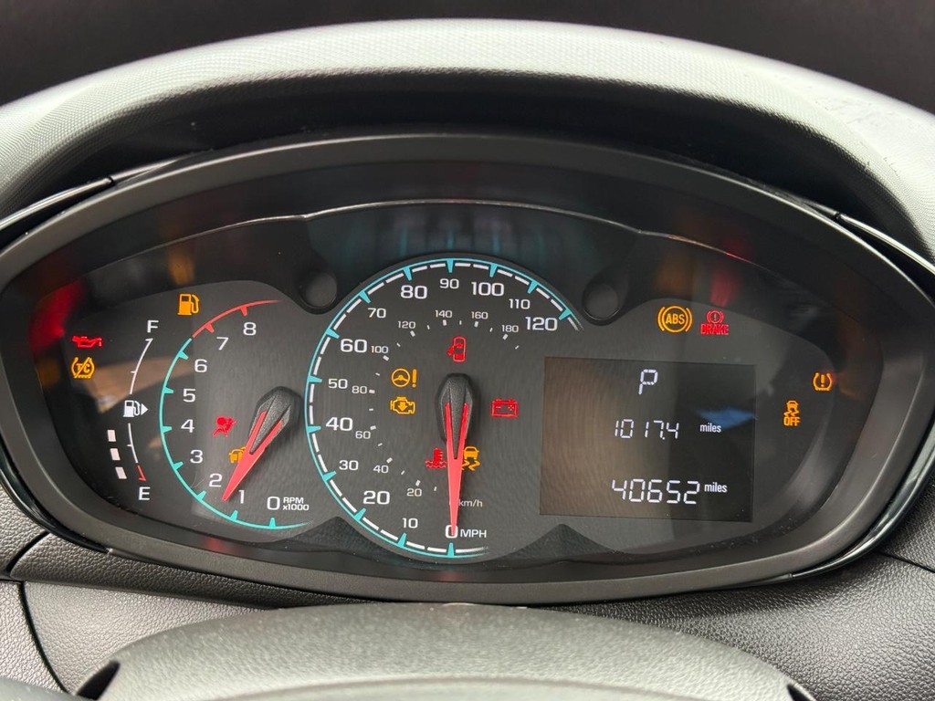 Chevrolet Spark Vehicle Full-screen Gallery Image 12