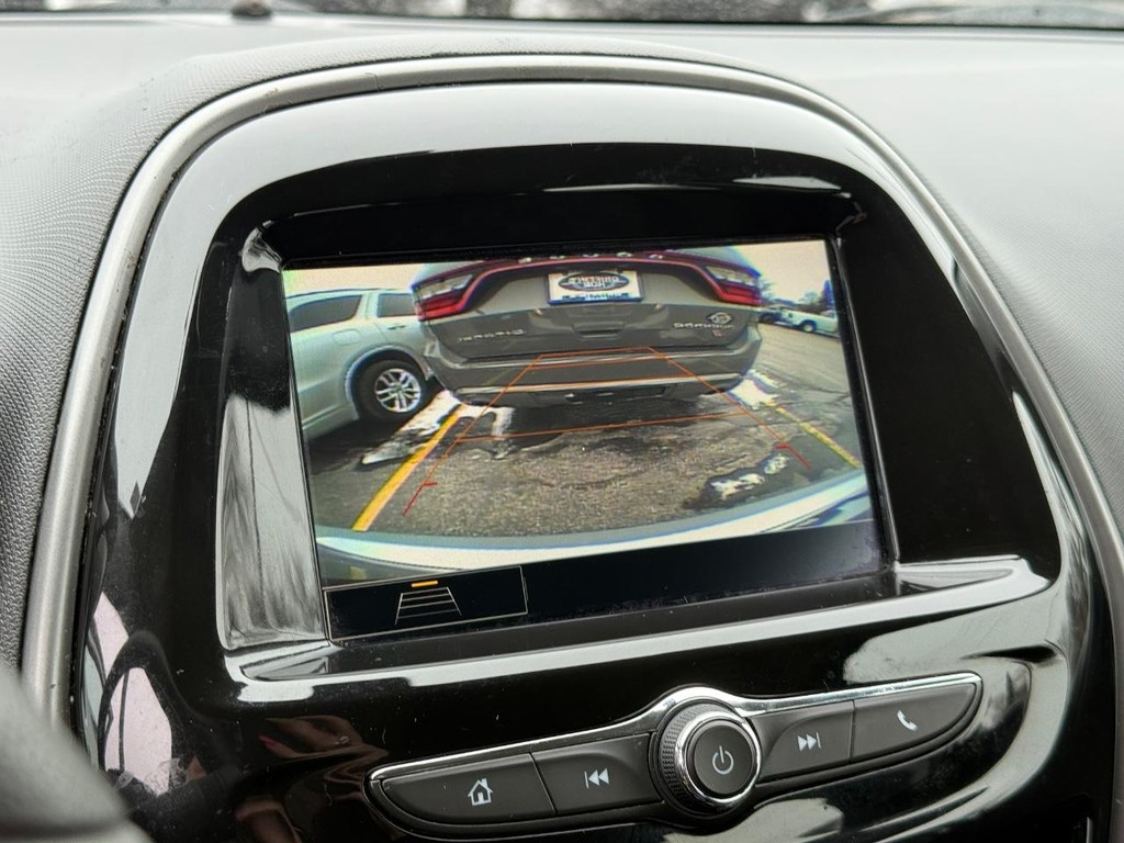 Chevrolet Spark Vehicle Full-screen Gallery Image 13