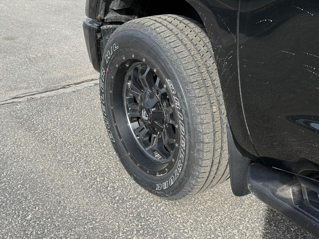 Toyota Tundra 4WD Vehicle Full-screen Gallery Image 14