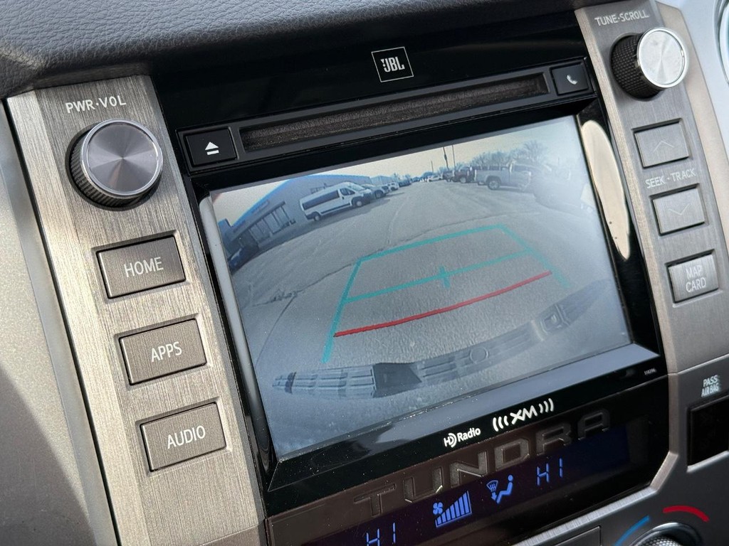 Toyota Tundra 4WD Vehicle Full-screen Gallery Image 18