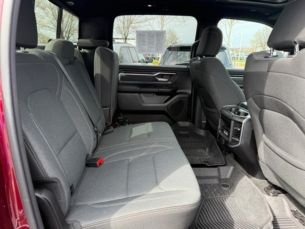 Ram 1500 Vehicle Full-screen Gallery Image 07