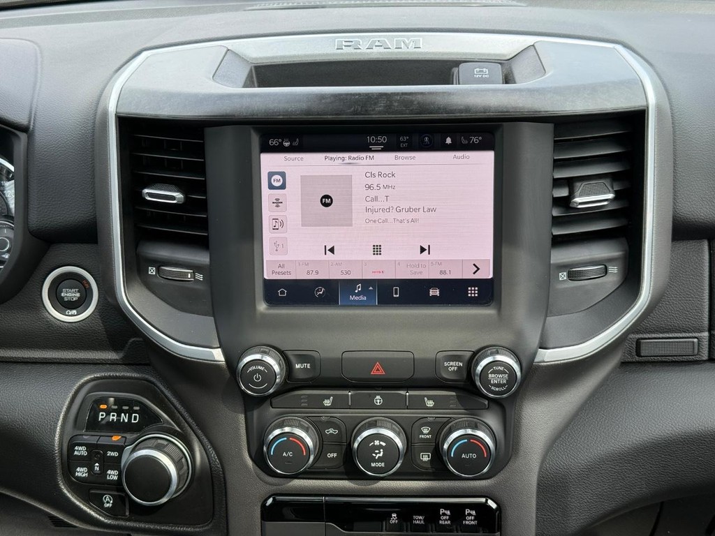 Ram 1500 Vehicle Full-screen Gallery Image 09