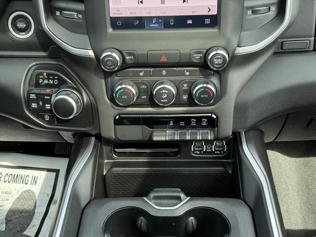Ram 1500 Vehicle Full-screen Gallery Image 10