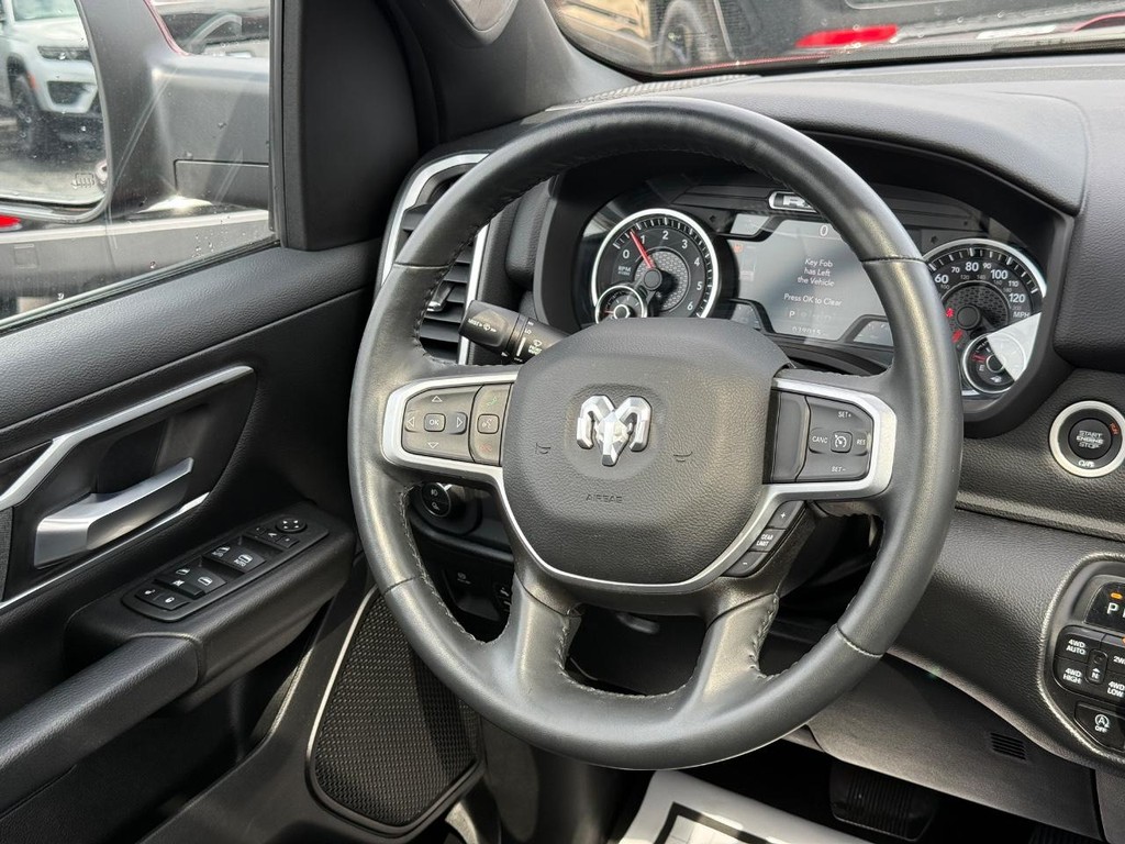 Ram 1500 Vehicle Full-screen Gallery Image 11