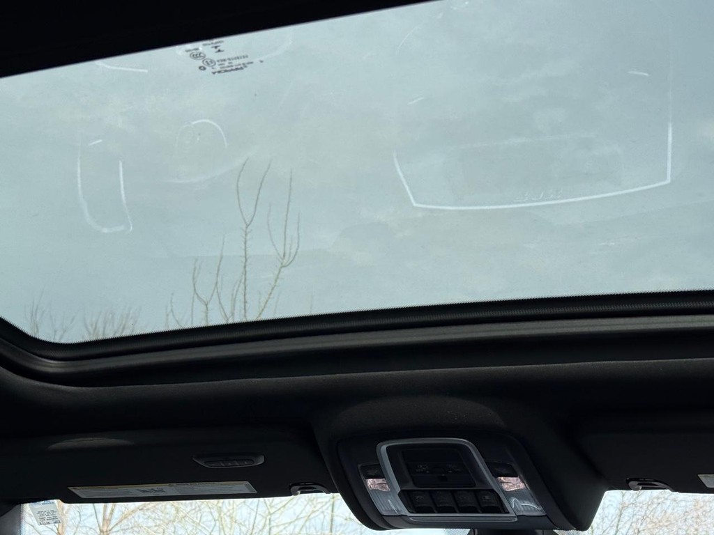 Ram 1500 Vehicle Full-screen Gallery Image 13
