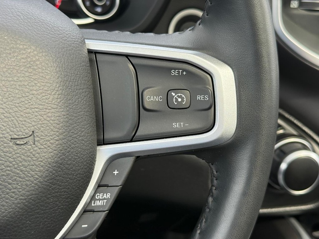 Ram 1500 Vehicle Full-screen Gallery Image 16