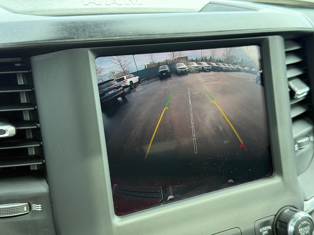 Ram 1500 Vehicle Full-screen Gallery Image 18