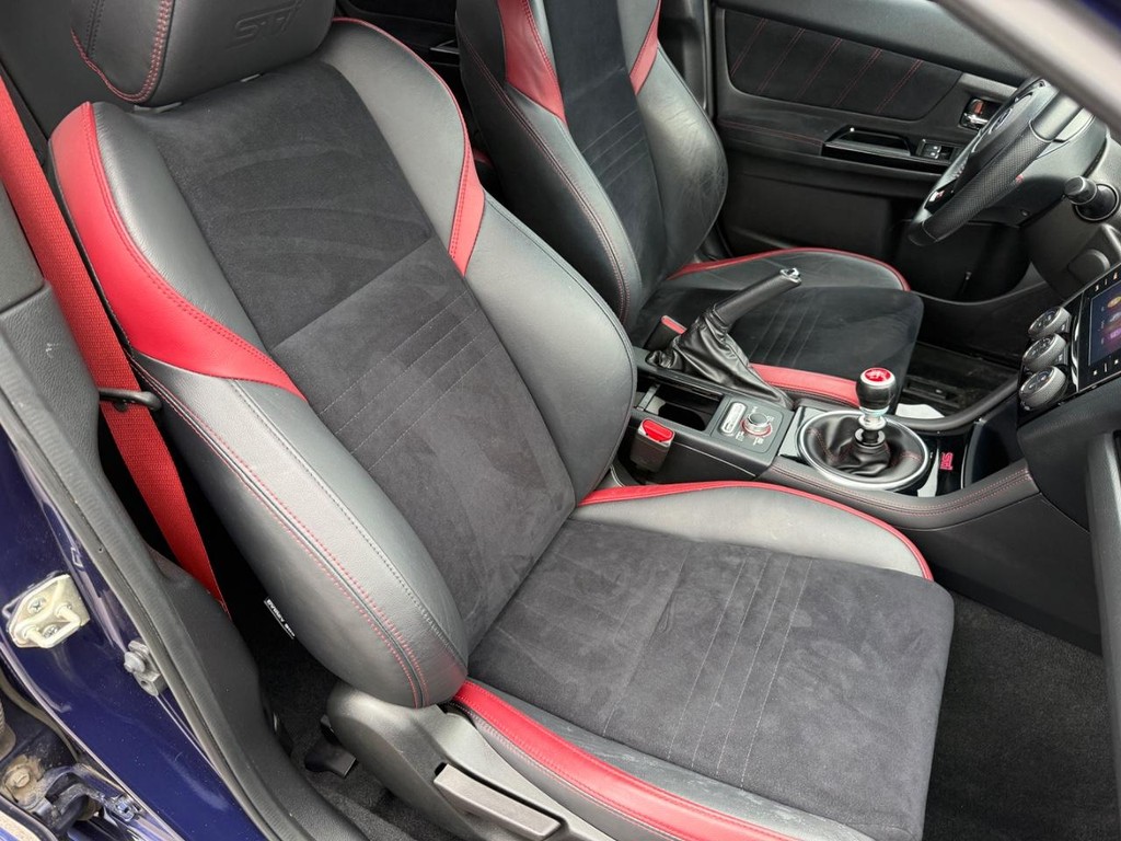 Subaru WRX Vehicle Full-screen Gallery Image 06